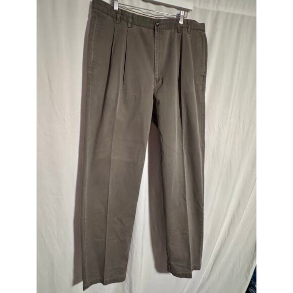 Banana Republic Men's Olive Chinos - Size 40L - Picture 11 of 12